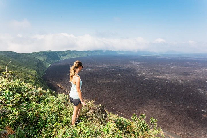 Excursión a pie al volcán Sierra Negra en la isla de Isabela - imagen #6