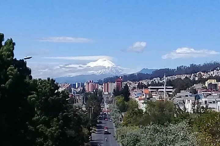 Private Transfer from or to Quito Airport (one way) - imagen #3