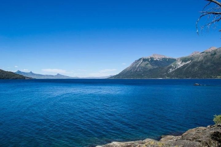 Lake Huechulafquen and Lanin Volcano Day Trip - imagen #4