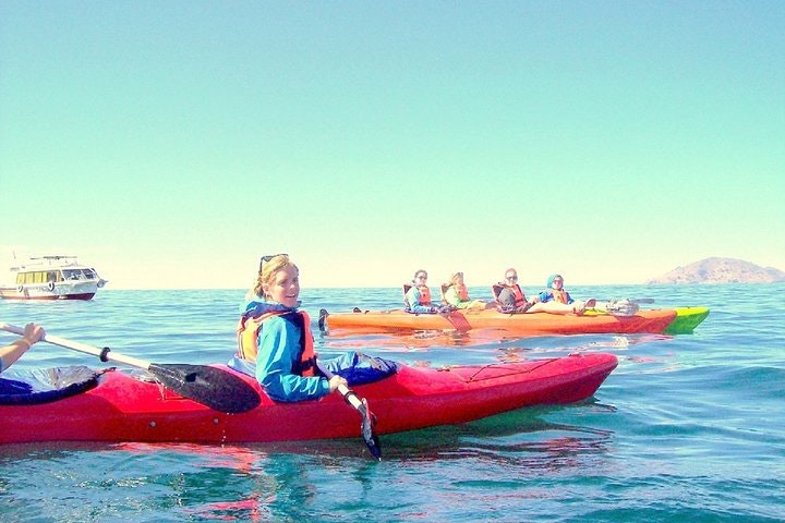 Kayak a las islas flotantes de Uros en el lago Titicaca - imagen #2