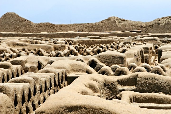 Trujillo The Best Private Tour: Downtown, Museum, Sun & Moon temples, Chan Chan Chimu City and Huanchaco beach. - imagen #2