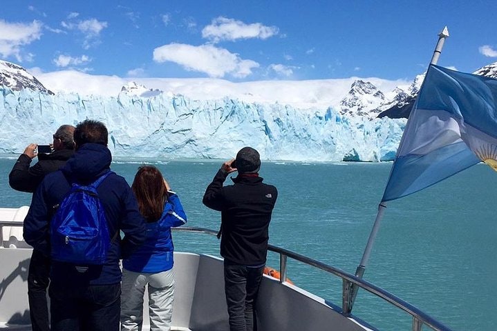 Unique Gourmet Experience - Perito Moreno Glacier Boat Ride - imagen #3