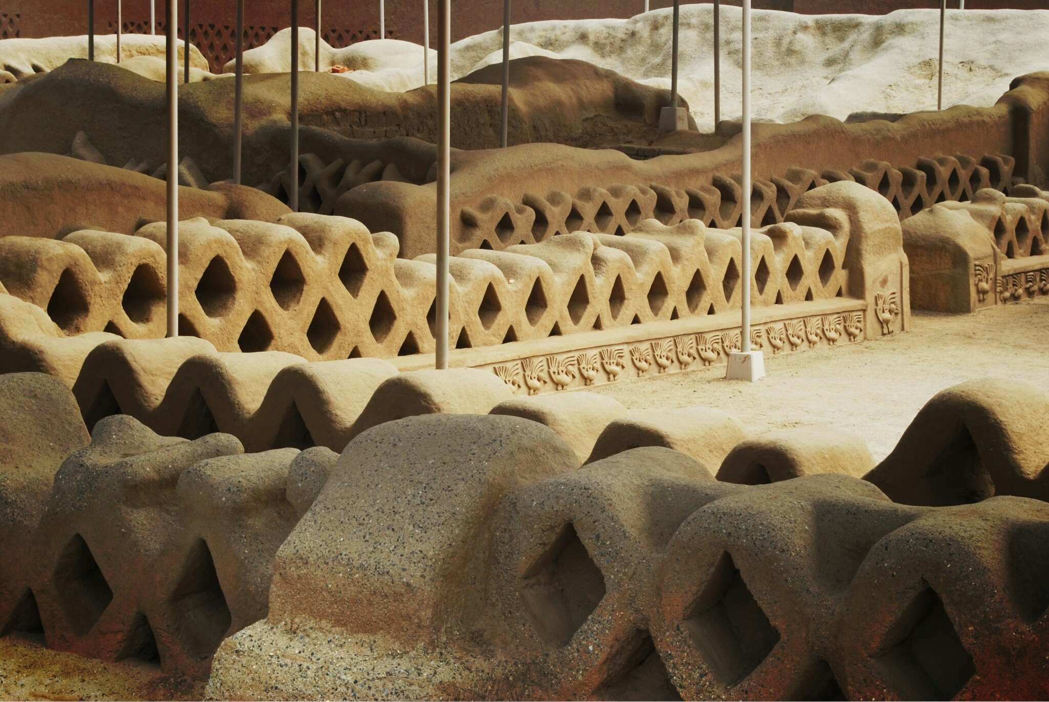 Chan Chan, Huanchaco, Sun and Moon Temples, Full-Day Tour from Trujlllo - imagen #4