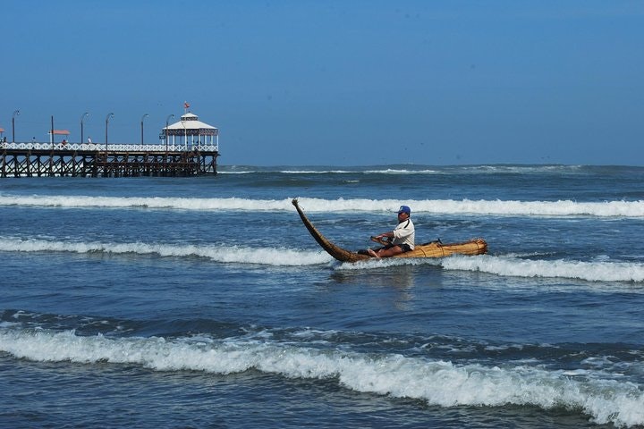 Trujillo Private Full Day: Temple of the Dragon, Chan Chan Chimu Citadel  & Huanchaco Beach - imagen #8
