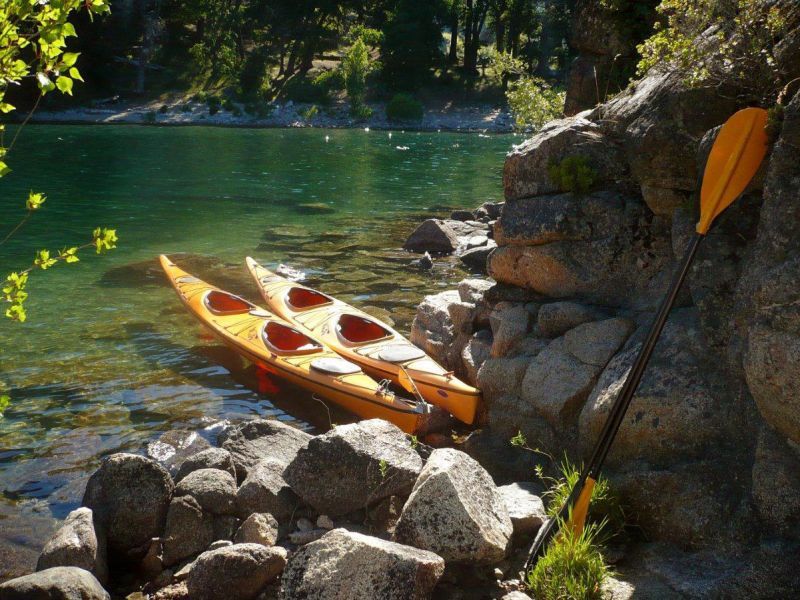 Kayak en los lagos Machonico, en la ruta de los Siete Lagos.
