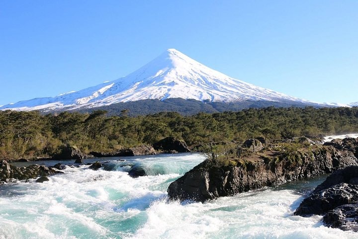 Premium Full day Tour to Osorno Volcano and Petrohue in Puerto Varas - imagen #4