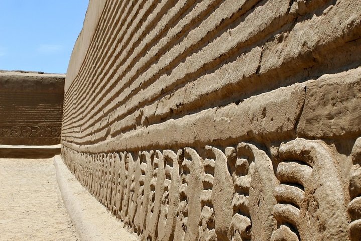 Trujillo The Best Private Tour: Downtown, Museum, Sun & Moon temples, Chan Chan Chimu City and Huanchaco beach. - imagen #3