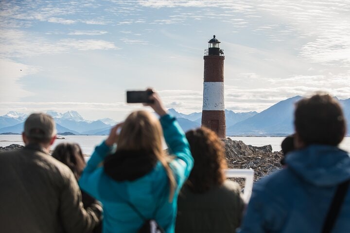 Martillo Island: Boat Trip to the Penguin Colony & Beagle Channel - imagen #19