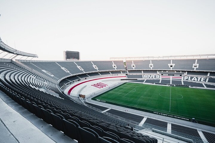 Two Stadiums, One Passion: Boca vs. River Tour Experience - imagen #6
