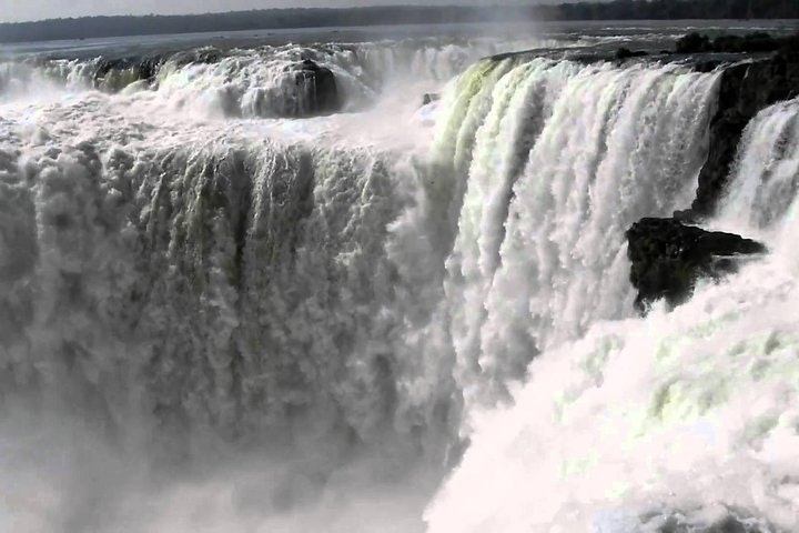 Iguazu Falls: Argentinian Side with Boat Ride - Jungle-truck and Train - imagen #2