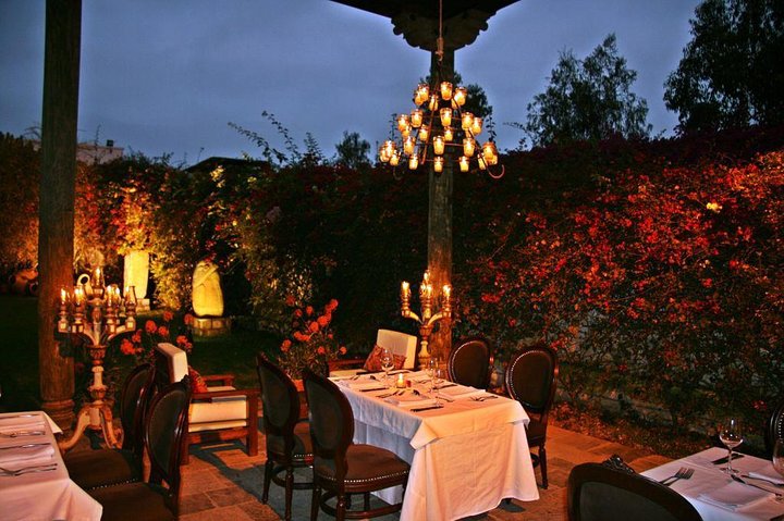 Experience Lima: Gastronomic Evening and Guided tour at Larco Museum