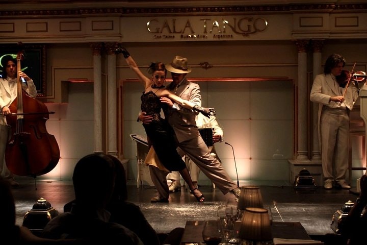 Gala Tango Dinner-Show with optional Classic Bus Transfer - imagen #4