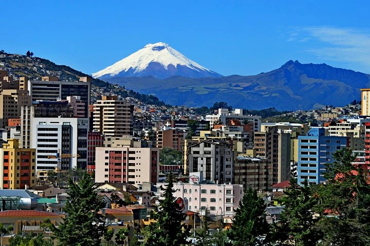 Traslado privado desde el Aeropuerto Internacional Mariscal Sucre hasta Quito - imagen #2