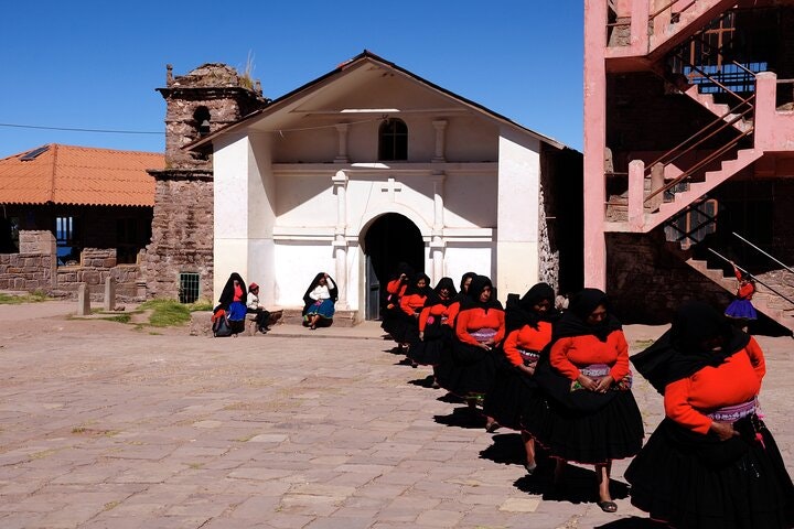 Titicaca Lake, Uros Floating Islands & Taquile Community Island Full-Day Tour from Puno - imagen #12