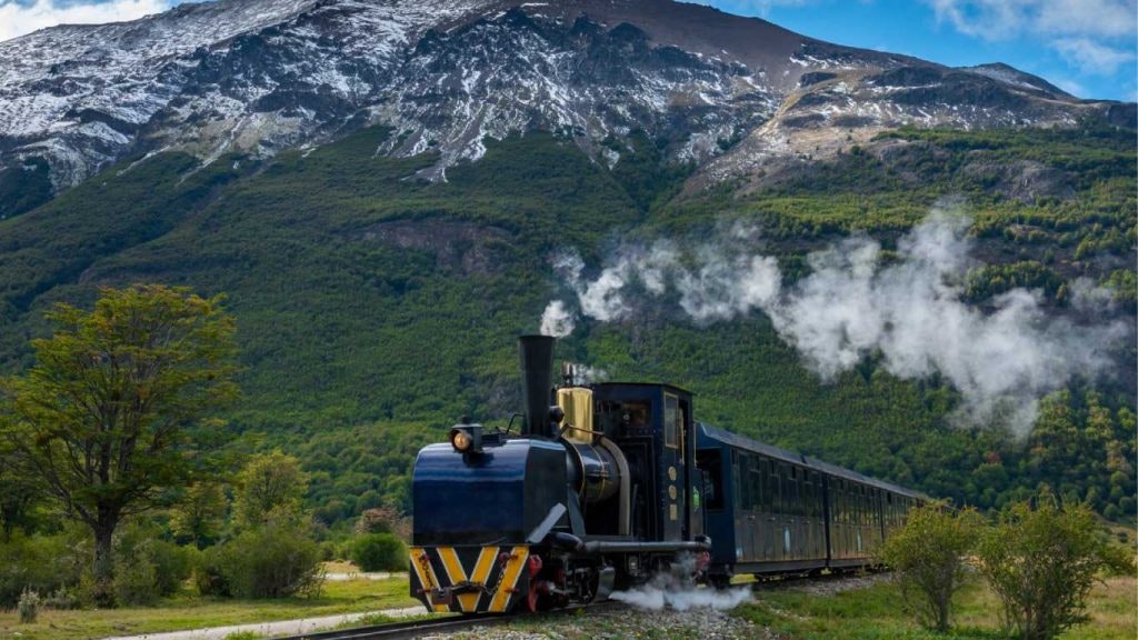 Tierra del Fuego National Park with optional End of the World Train - imagen #5