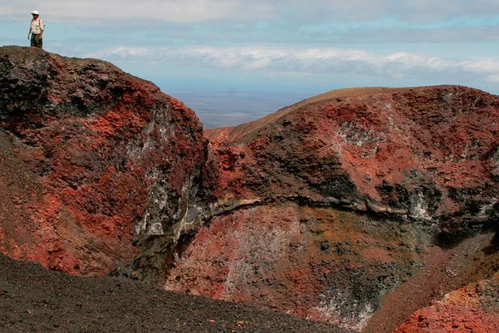 Excursión a pie al volcán Sierra Negra en la isla de Isabela - imagen #5