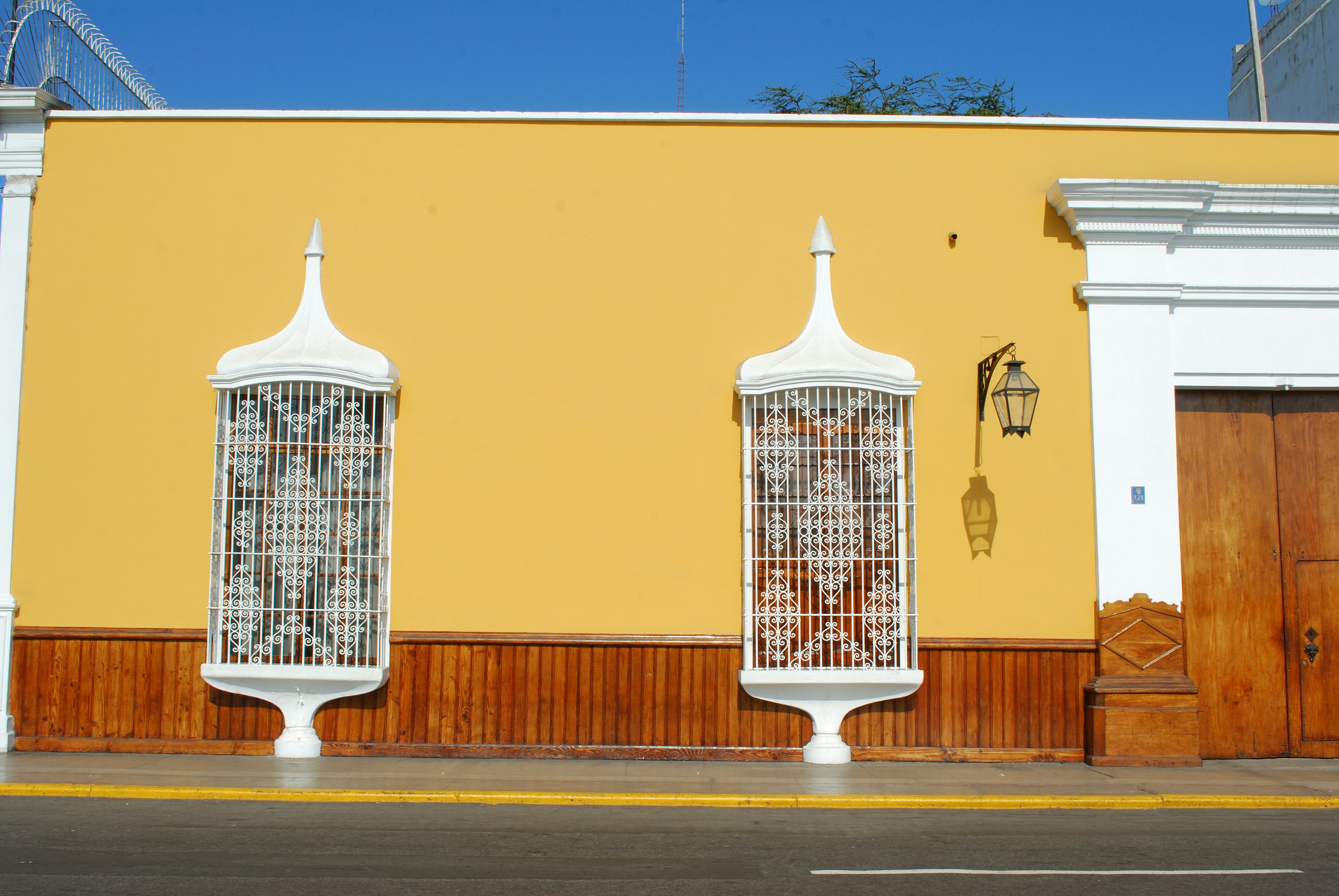 Trujillo The Best Private Tour: Downtown, Museum, Sun & Moon temples, Chan Chan Chimu City and Huanchaco beach. - imagen #16