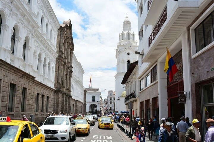 Private Transfer from or to Quito Airport (one way) - imagen #4