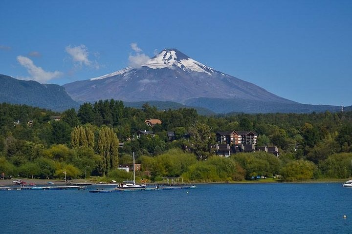 Crossing Pucón and Villarrica Volcano from San Martín de Los Andes - imagen #3
