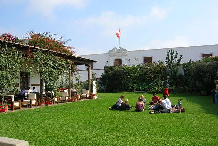 Larco Museum Tour & Gastronomic Experience with rountrip transfer - imagen #5