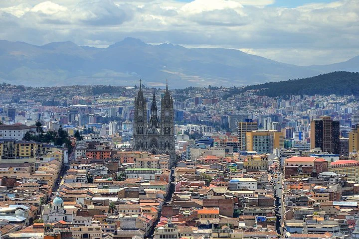 Traslado privado de llegada desde el aeropuerto a Quito - Solo ida - imagen #3