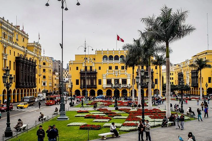 Visita guiada privada de medio día por Lima: lo colonial y lo moderno - imagen #14