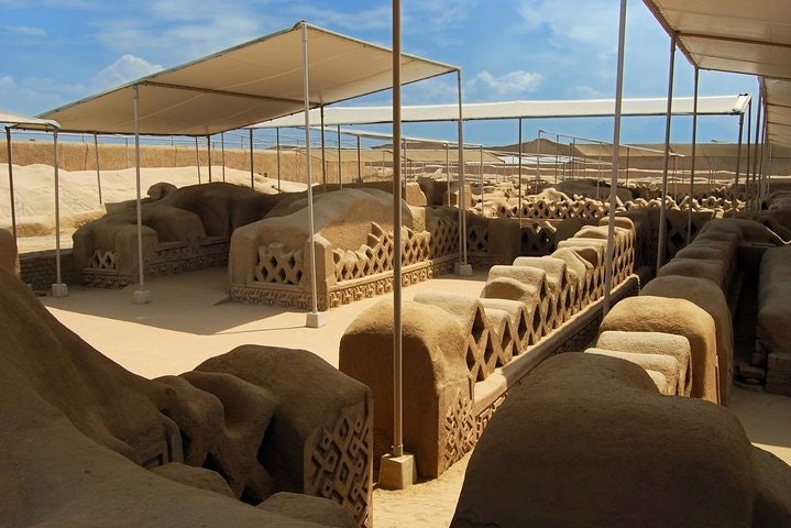 Sun and Moon Huacas, Chan Chan and Huanchaco Day Tour - imagen #2