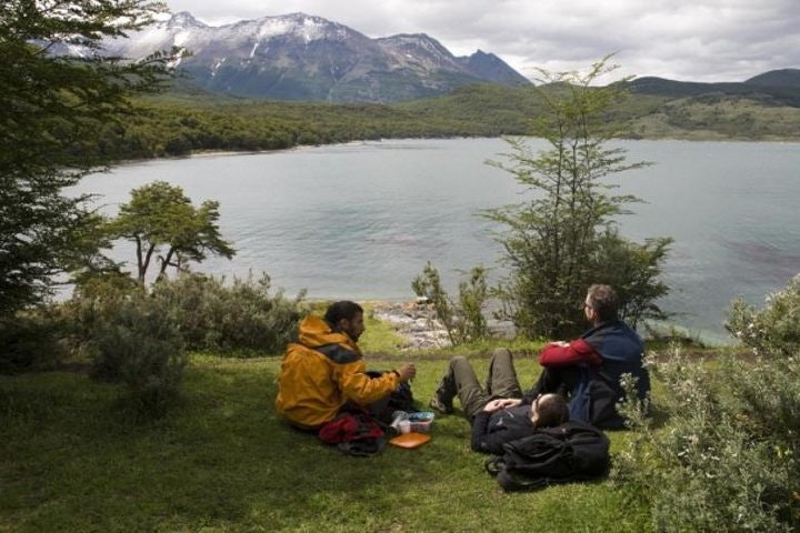Tierra del Fuego National Park Hike and Canoe Tour - imagen #5