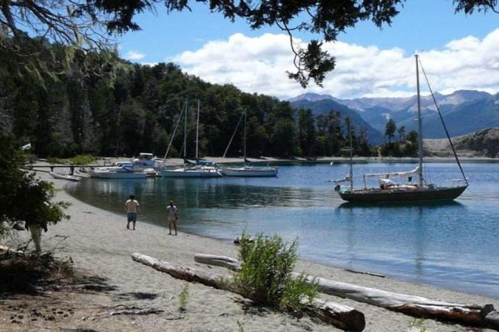 Nahuel Huapi Lake Cruise with Victoria Island and Arrayan Forest Walk - imagen #6