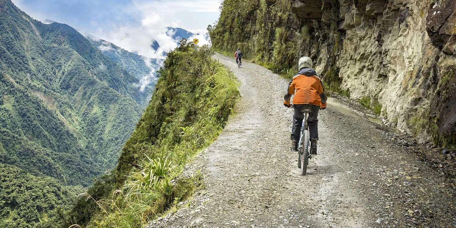 BO-PAZ-09:  La Paz | En bicicleta por la «Carretera de la Muerte»: recorre la carretera más peligrosa del mundo - imagen #3
