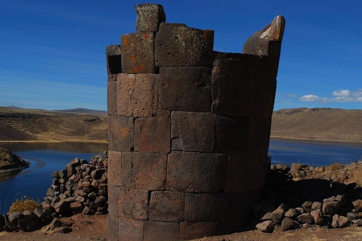 Half-Day Tombs "Chullpas" of Sillustani from Puno - imagen #3