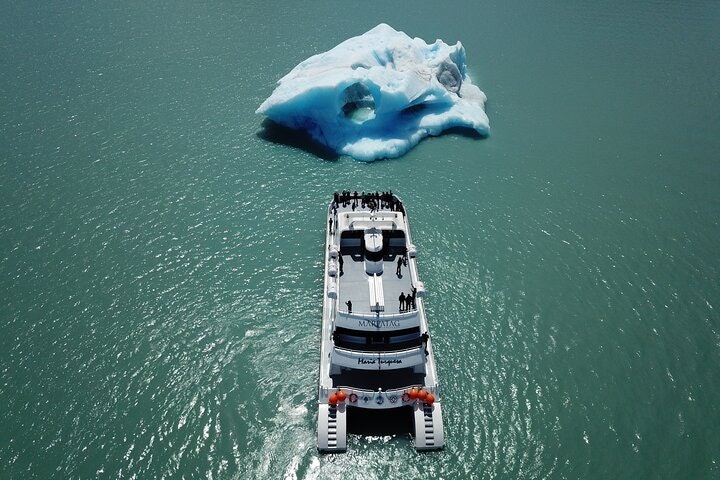 Unique Gourmet Experience - Perito Moreno Glacier Boat Ride - imagen #18