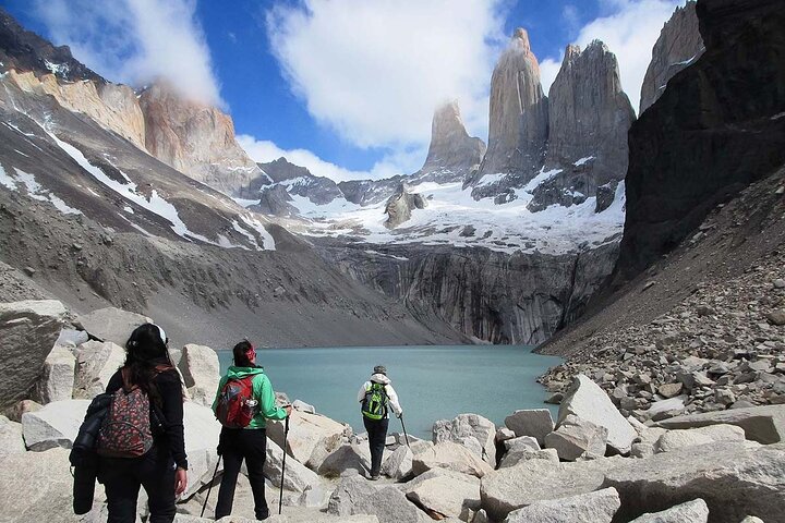 Base de trekking Torres del Paine - Excursión de día completo