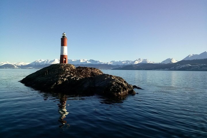 Tierra del Fuego Eco-Adventure: Beagle Channel Canoeing, Penguin Colony and Gable Island - imagen #3