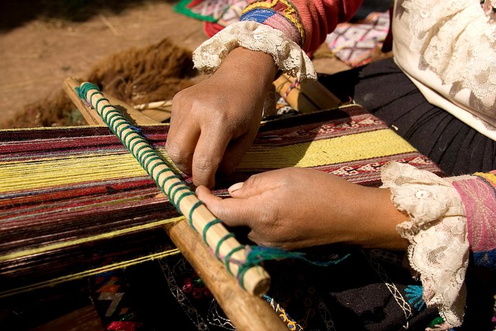 The Land of the Yachaqs – Decoding the andean texitle from Cusco