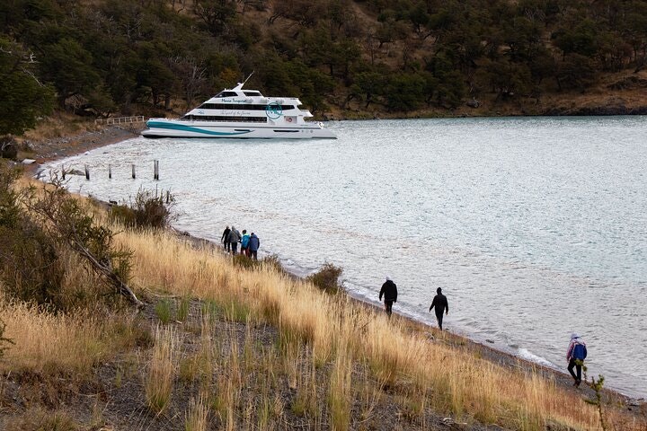 Unique Gourmet Experience - Perito Moreno Glacier Boat Ride - imagen #10