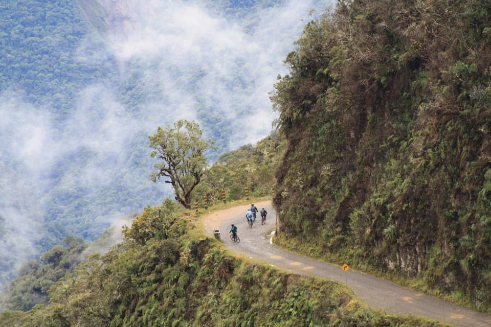 BO-PAZ-09:  La Paz | En bicicleta por la «Carretera de la Muerte»: recorre la carretera más peligrosa del mundo - imagen #9