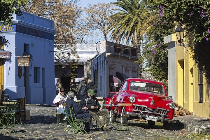 Excursión de un día en grupo reducido a Colonia del Sacramento