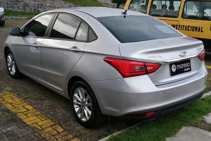 Private Transportation from Airport to Hotel in Quito or vice versa (one way) - imagen #3