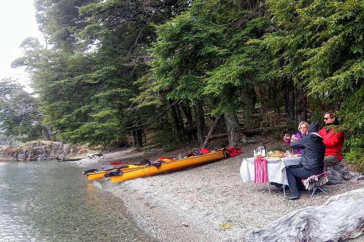 Mascardi Lake Kayaking and Trekking Tour from Bariloche - imagen #9