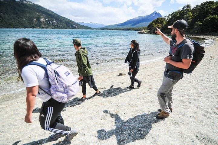 Tierra del Fuego National Park Hike and Canoe Tour - imagen #8