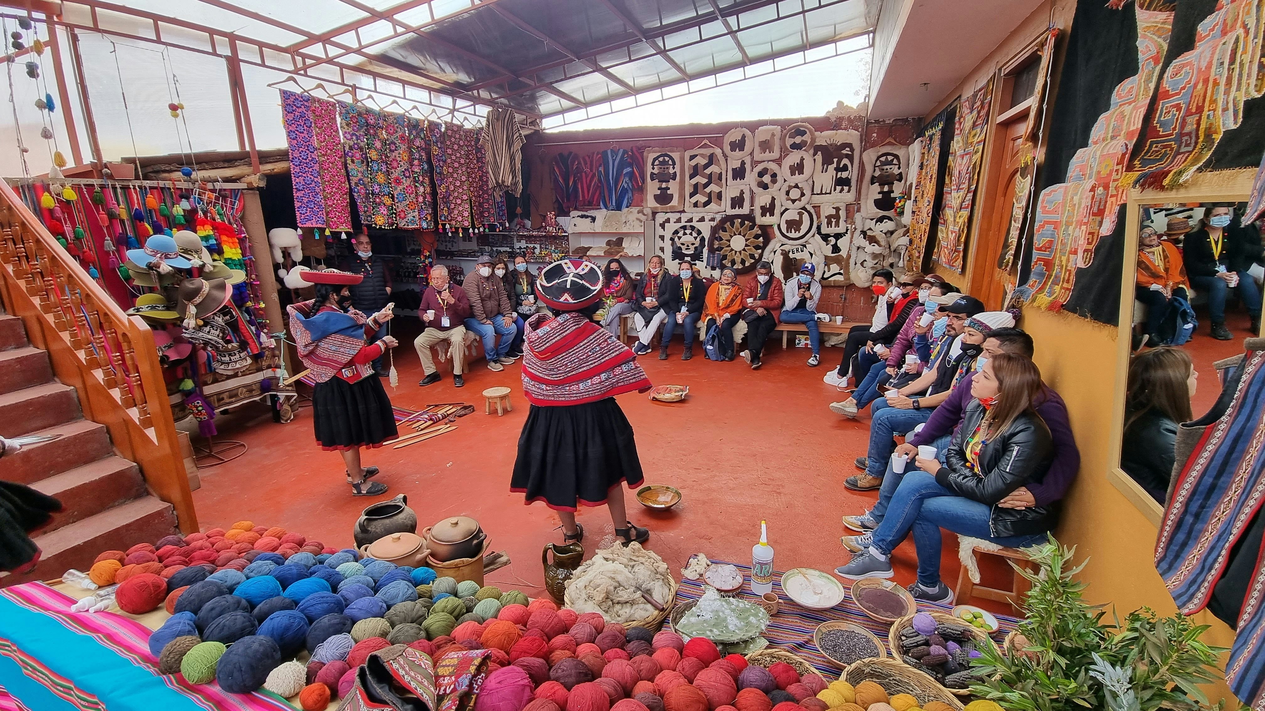 Seminar on Ancient Textiles and the Ceramic Workshop of Pablo Seminario in the Sacred Valley, Cusco - imagen #10