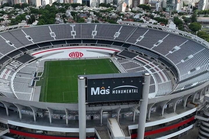 Two Stadiums, One Passion: Boca vs. River Tour Experience - imagen #2