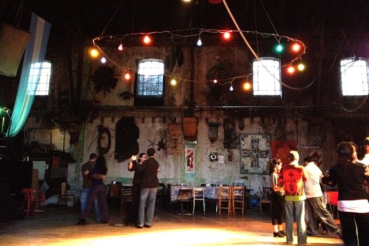 Authentic Milonga and Tango Night Tour with Locals - imagen #4