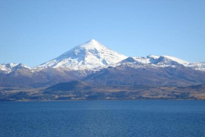 Lake Huechulafquen and Lanin Volcano Day Trip - imagen #5