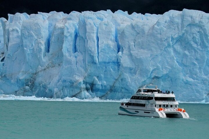 Perito Moreno Glacier with Navigation in Front of the Glacier - Calafate - imagen #4