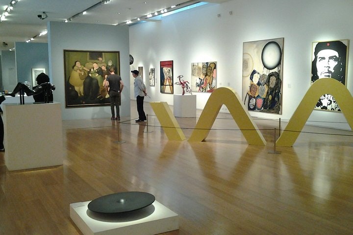 Buenos Aires Walking Tour Including Colon Theatre and MALBA Museum - imagen #7