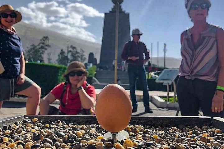 Visita privada al monumento «El centro del mundo» + el volcán Pululahua - imagen #4