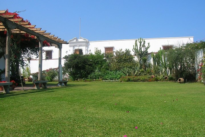 Larco Museum Tour & Gastronomic Experience with rountrip transfer - imagen #3