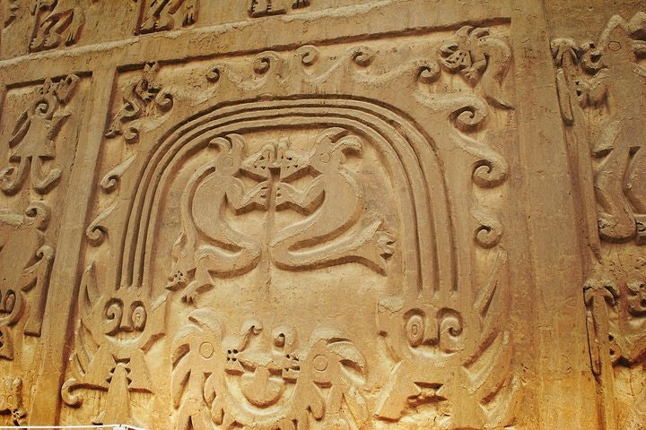 Trujillo Private Full Day: Temple of the Dragon, Chan Chan Chimu Citadel  & Huanchaco Beach - imagen #6